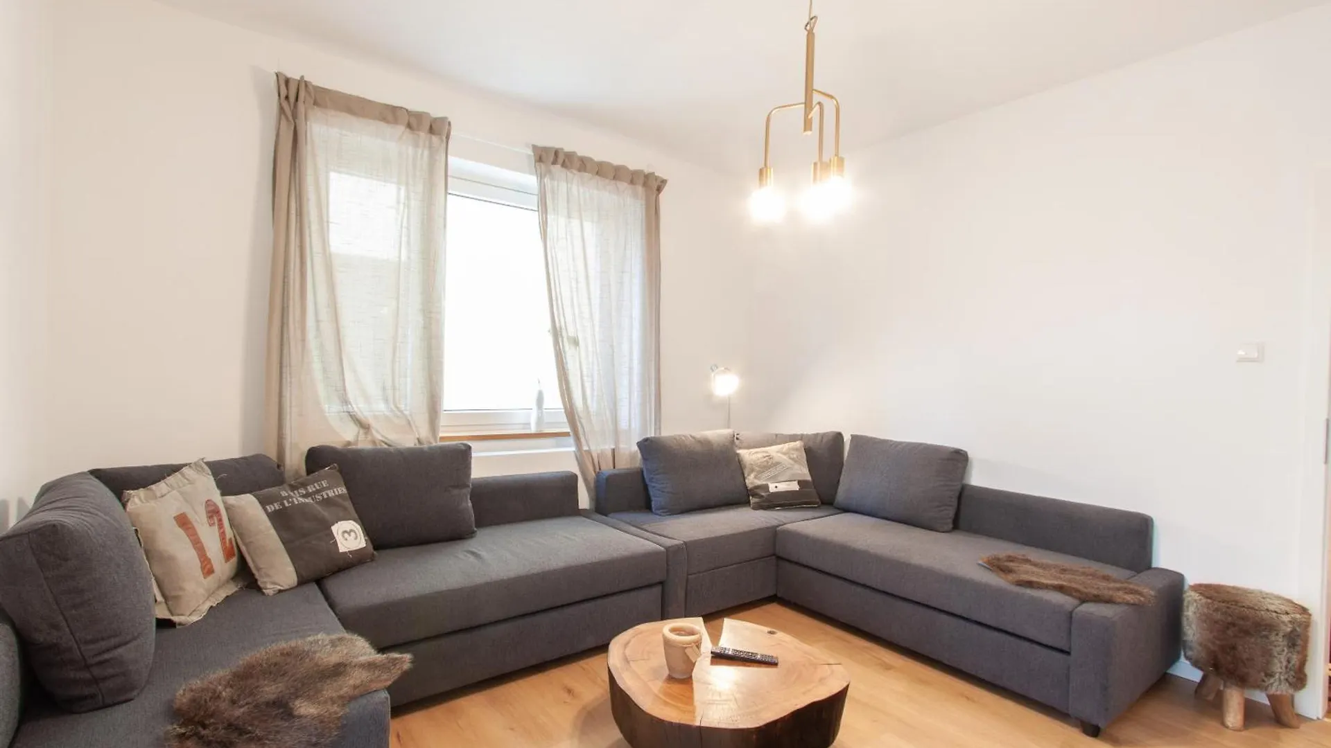 100M2 City Apartment Mit Terrasse Nahe Residenz Und Altstadt ヴュルツブルク