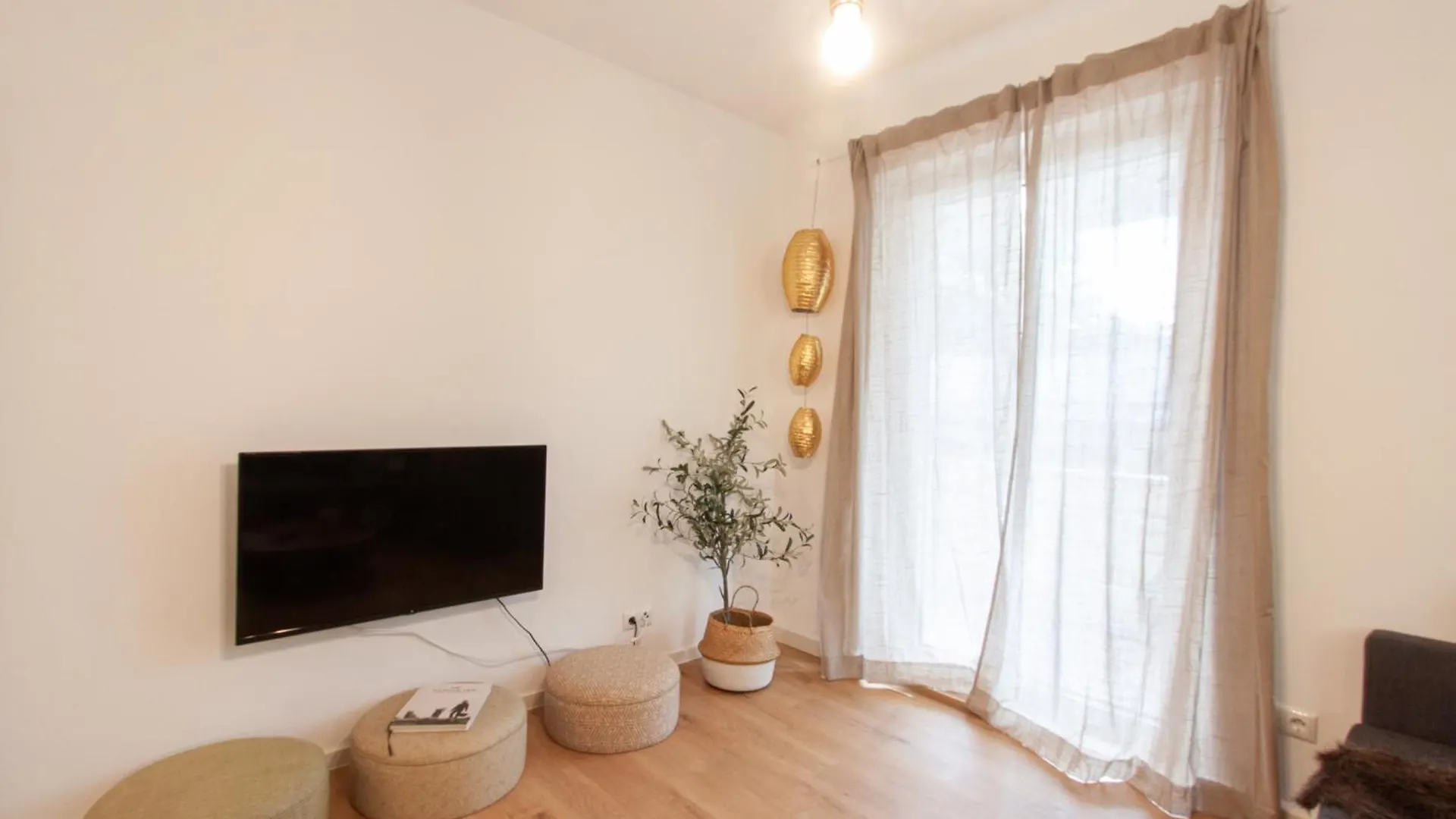 100M2 City Apartment Mit Terrasse Nahe Residenz Und Altstadt ヴュルツブルク